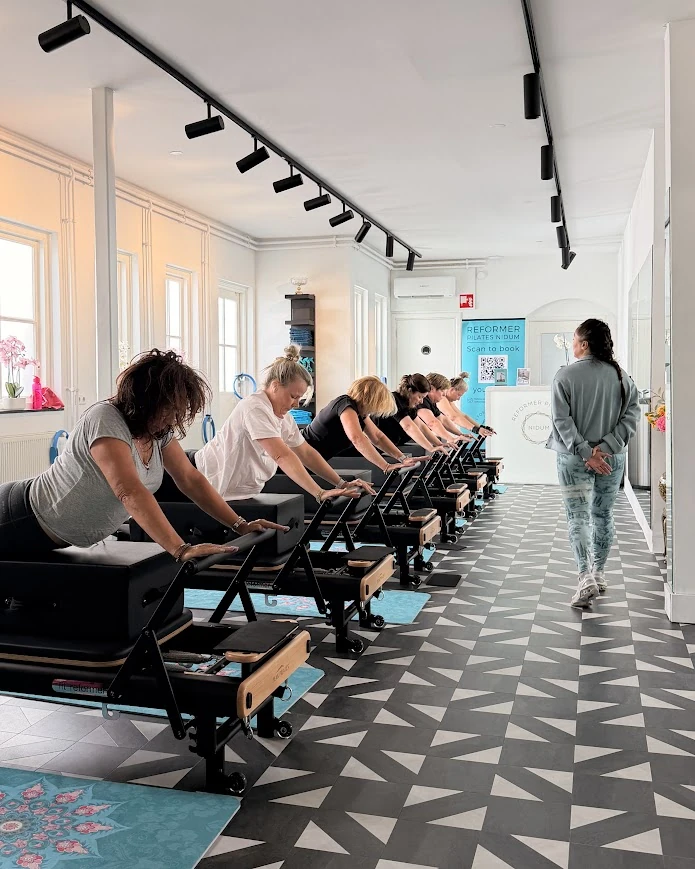Groepsles Reformer Pilates bij NIDUM in Grave